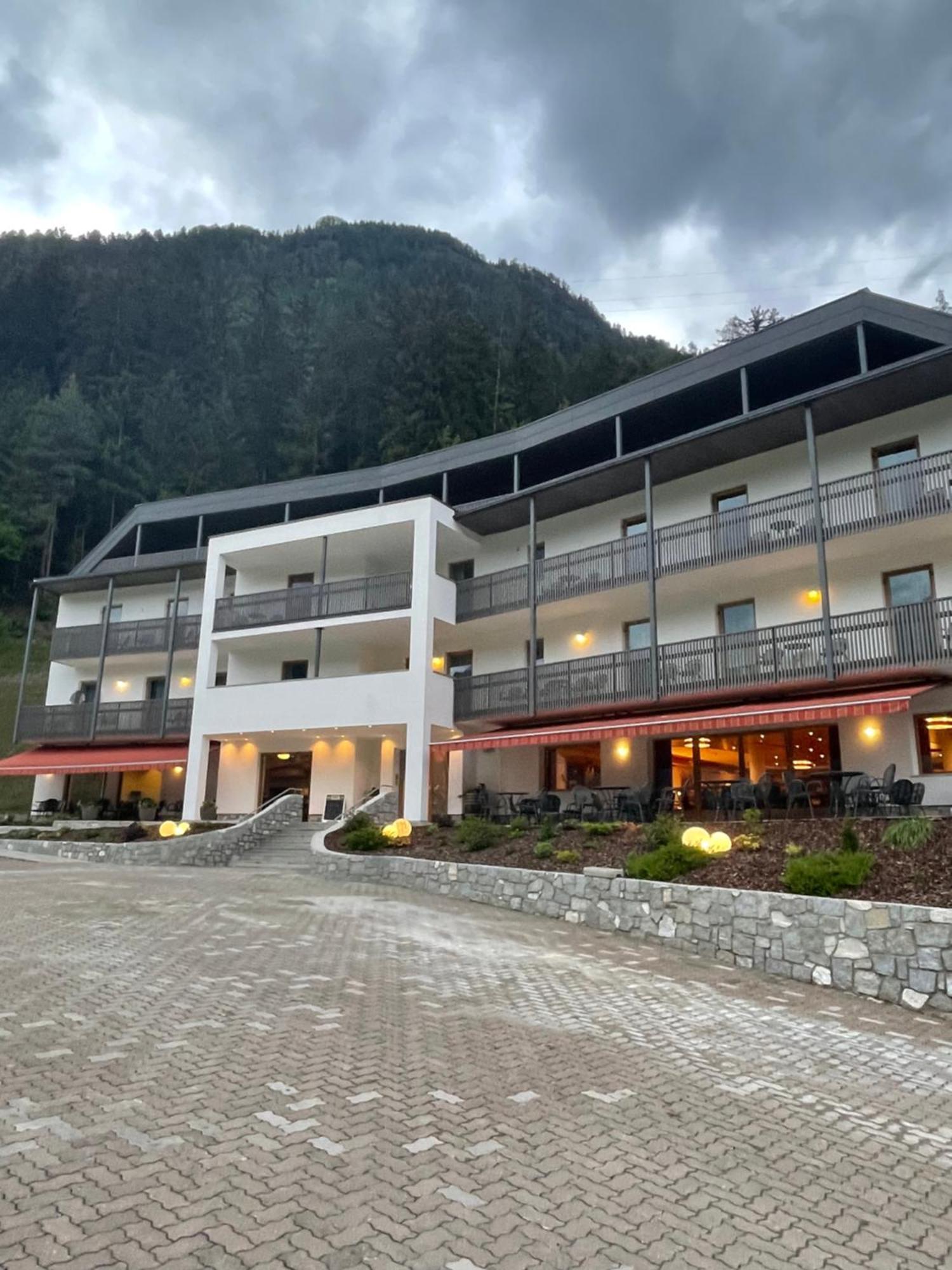 Hotel Larch Кампо ди Тренс Екстериор снимка